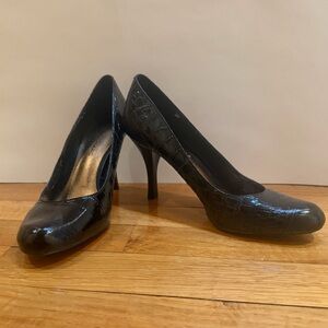 Arturo Chiang Black Croc-Embossed Heels